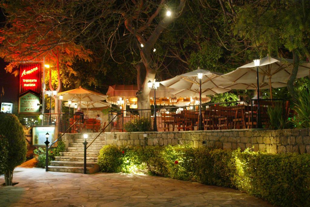 Dionysos Central Paphos Bagian luar foto