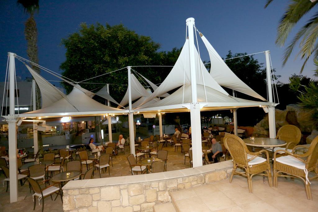 Dionysos Central Paphos Bagian luar foto