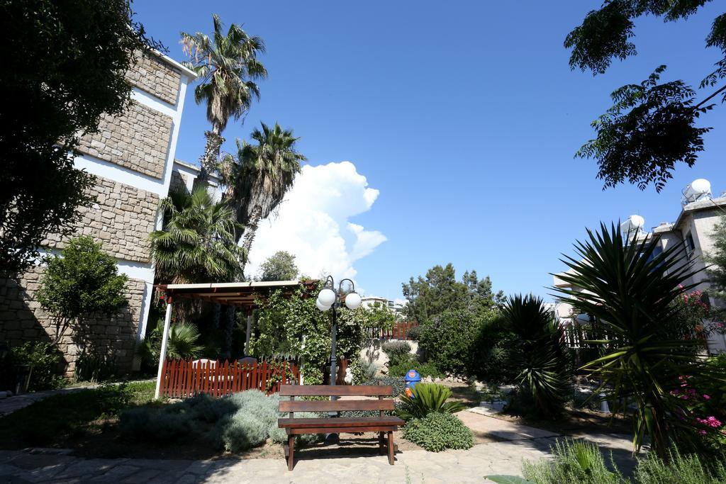 Dionysos Central Paphos Bagian luar foto