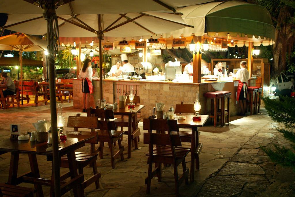Dionysos Central Paphos Bagian luar foto